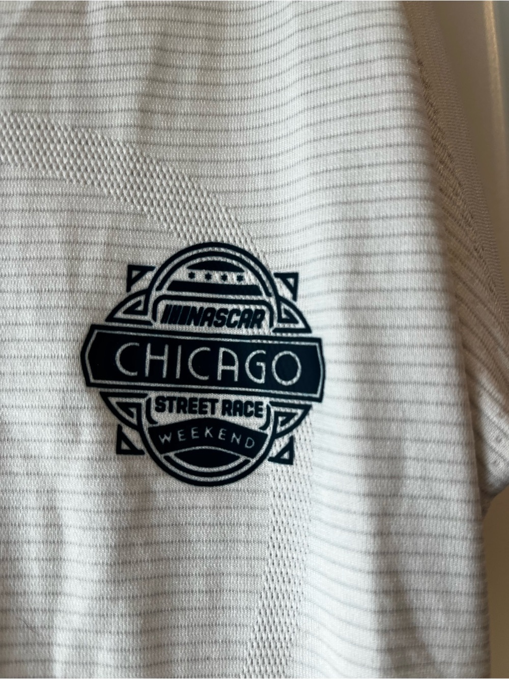 lululemon athletica White Racerback Tank with Chicago Badge Size 8 - Picture 3 of 5